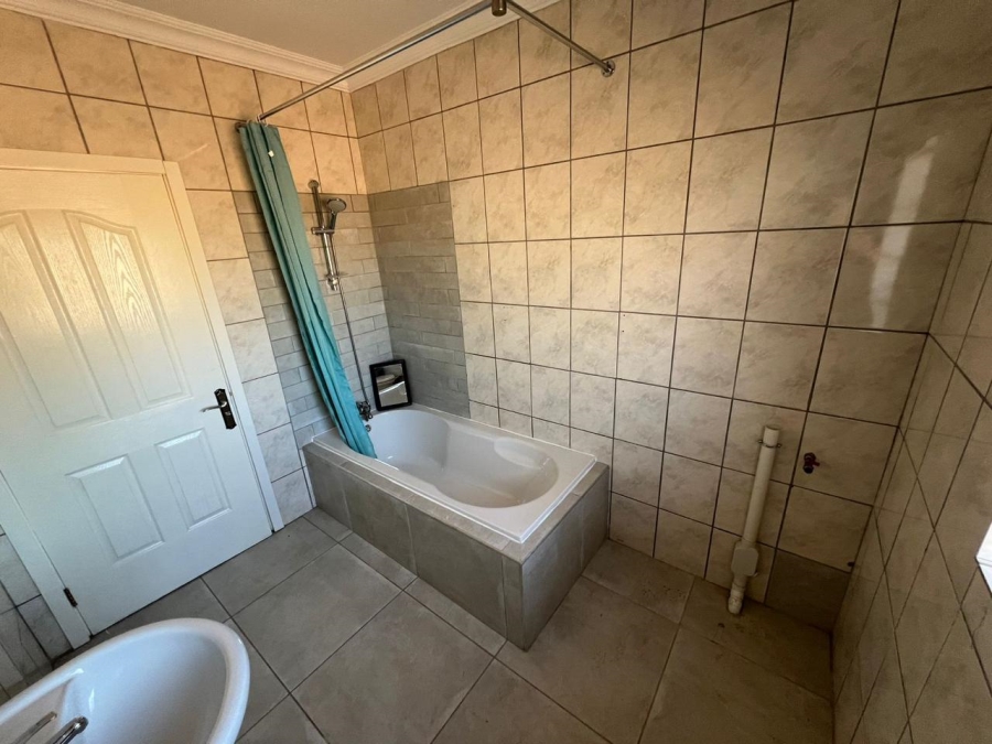 To Let 2 Bedroom Property for Rent in Melodie North West